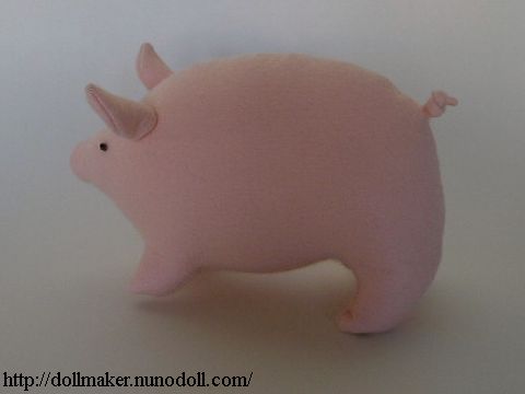 Pink felt pig